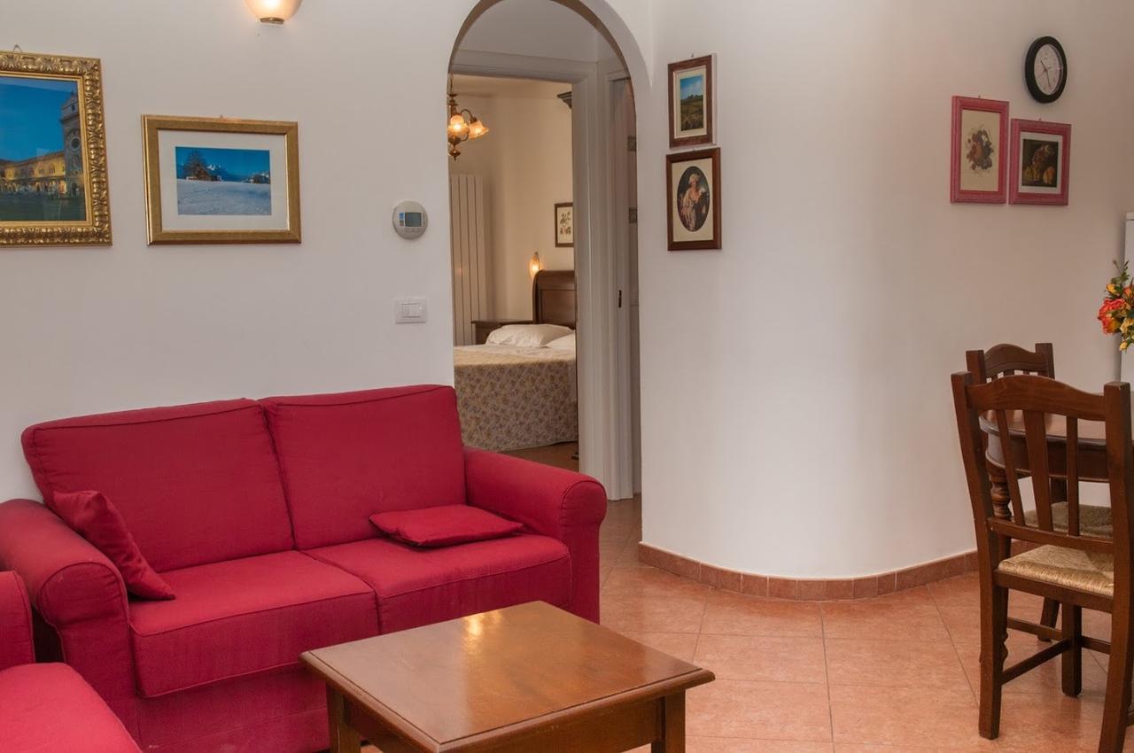 Agriturismo Il Casale Di Monica Rivotorto Eksteriør bilde