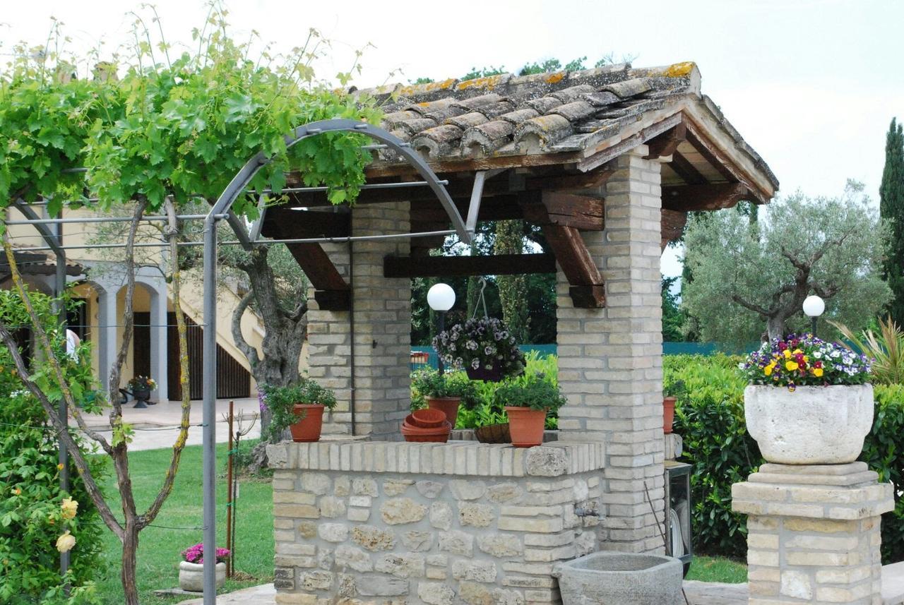 Agriturismo Il Casale Di Monica Rivotorto Eksteriør bilde